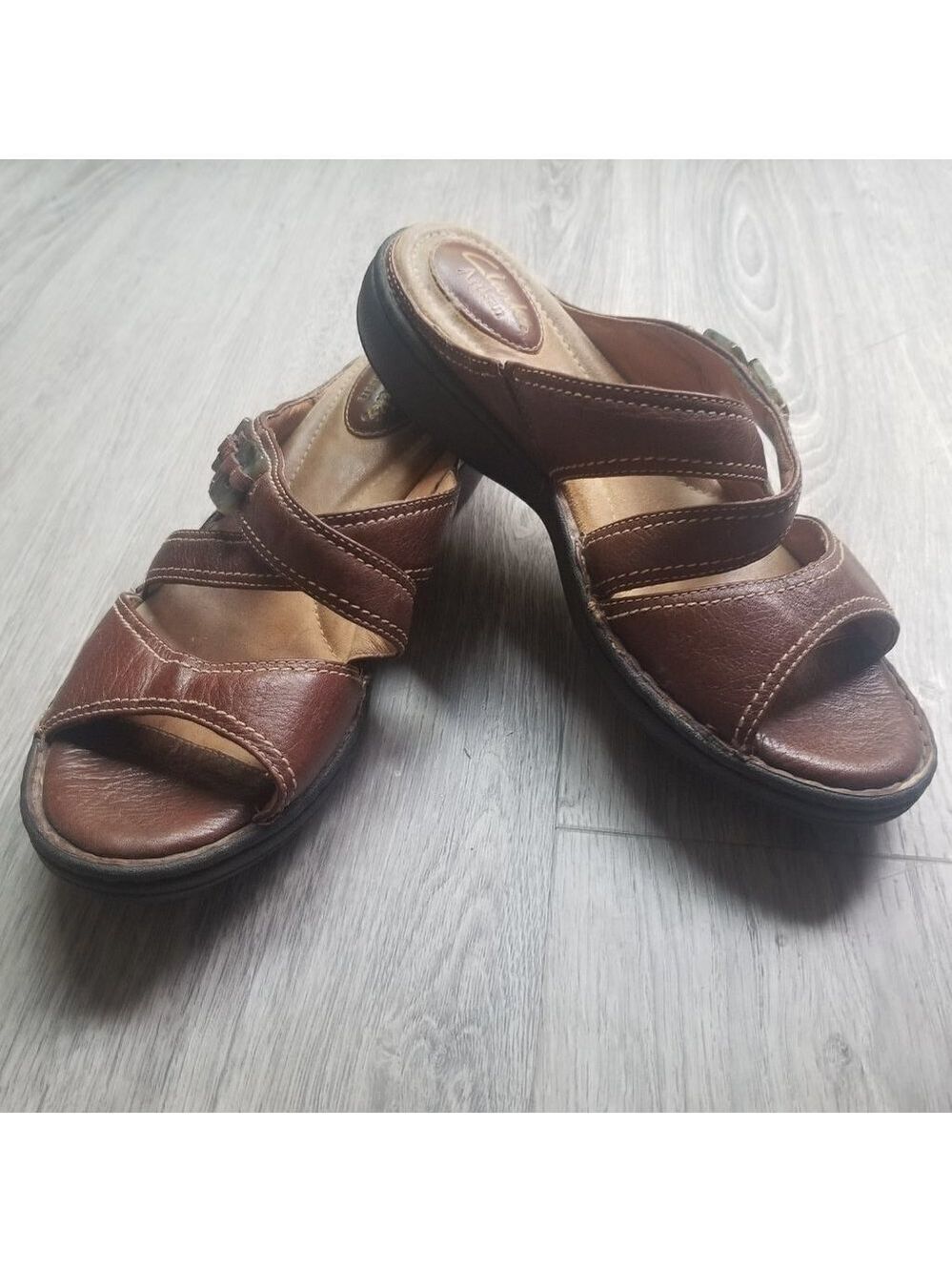 Clarks Artisan Leather Slip‑On Sandals Women’s 8M Brown Comfort Slides